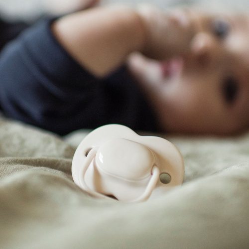 Tommee Tippee játszócumi Cherry latex 2 db 0-6 hó