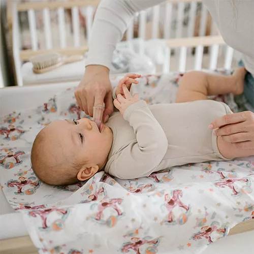 BabyOno ujjra húzható szilikon fogkefe tokkal 1545