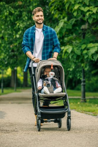 TINY LOVE Rocker mobil zenélő forgó 