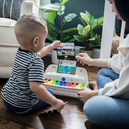 BABY EINSTEIN Fa zenélő játék zongora Together in Tune Piano Connected Magic Touch HAPE 12hó+