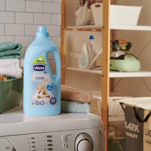 Chicco Öblítő 1,5 liter Sensitive - púder illat Sweet Talcum