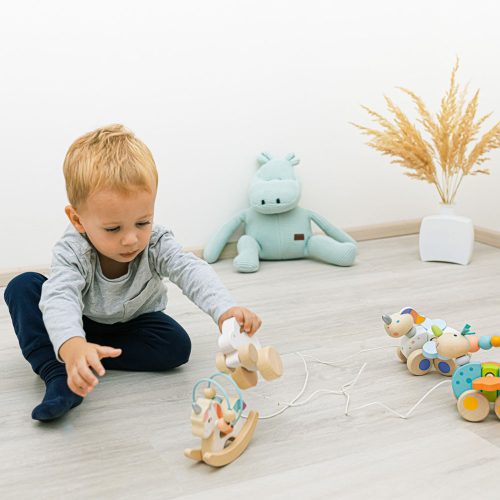 Zopa fa játék golyóvezető mini hintázó unikornis - menta