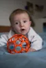 OBALL RATTLE csörgő labda 10 cm narancs 0hó+