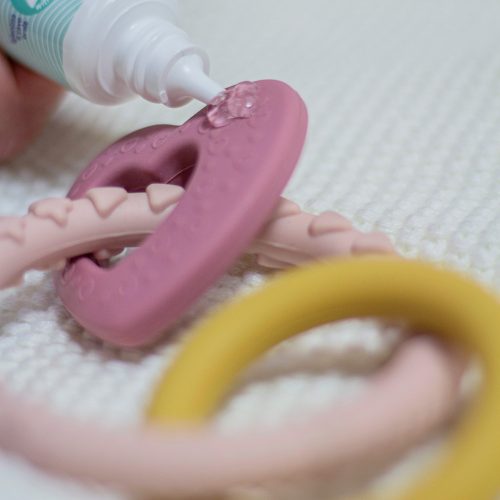 PETITE&MARS Szilikon rágóka Love