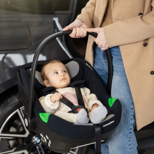 PETITE&MARS Core Pro i-Size autósülés fekete szürke 40-87 cm (0-13 kg)