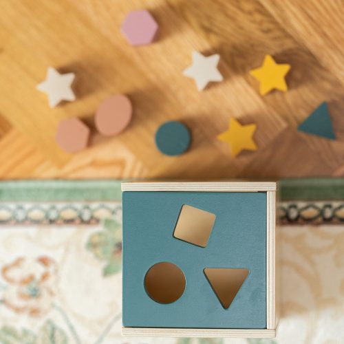 PETITE&MARS Fa formaválogató játék Gravity Wood of Mars 12hó+ Cosmic Blue